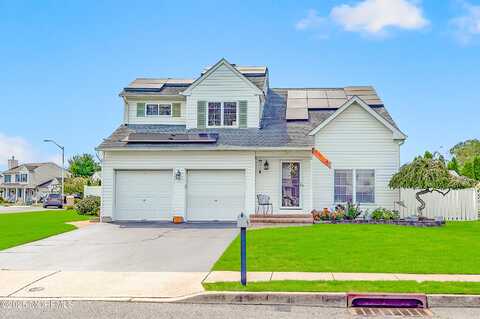 16 E Shenendoah Road, Howell, NJ 07731