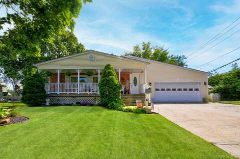 4 E Hill Drive, Smithtown, NY 11787