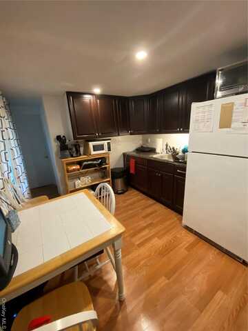 725 east Avenue, Riverhead, NY 11901
