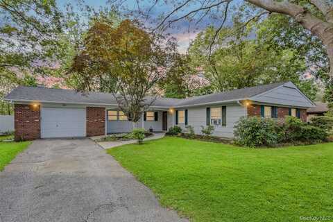 10 Welbourn, Coram, NY 11727