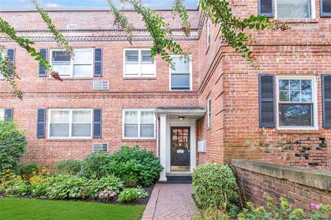 51 Lincoln Avenue, Rockville Centre, NY 11570
