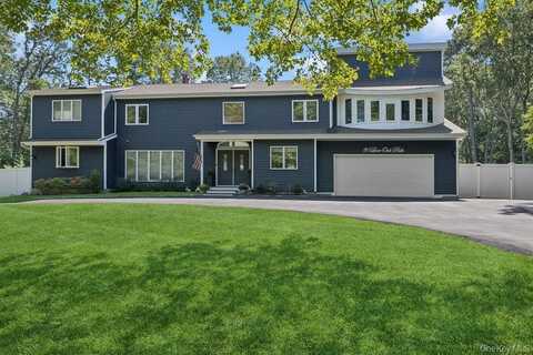 30 Lone Oak Path, Smithtown, NY 11787
