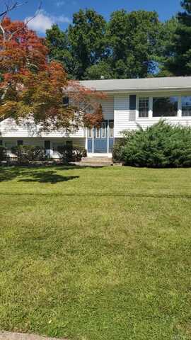 12 Van Gogh Lane, Airmont, NY 10901
