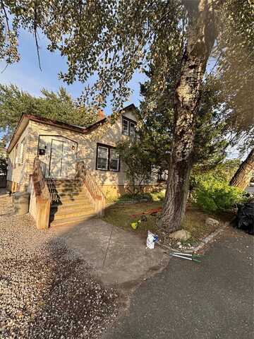 5 4th Stret, Bayville, NY 11709