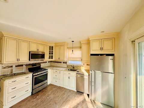 2 Royal Street, Yonkers, NY 10704