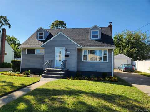 419 Coolidge Avenue, Rockville Centre, NY 11570