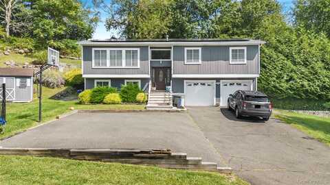17 John F Kennedy Drive, Stony Point, NY 10980