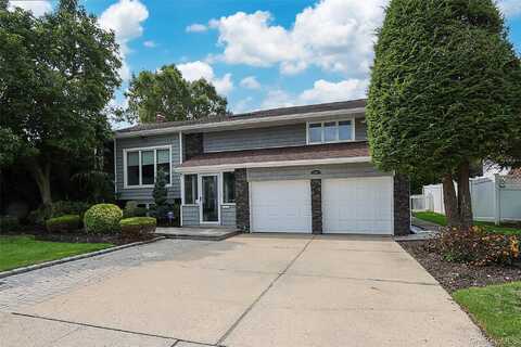 14 Glenn Drive, Woodbury, NY 11797