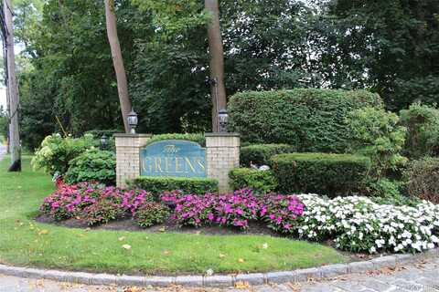 15 Fairway Circle S, Manhasset, NY 11030
