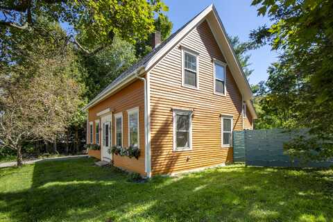 646 West Street, Rockport, ME 04856
