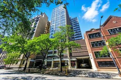 3110 N Sheridan Road, Chicago, IL 60657
