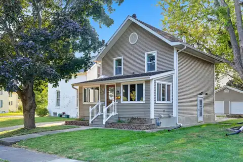903 7th Avenue, Sterling, IL 61081