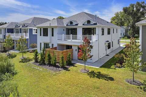 567 Mill Street, Fontana, WI 53125