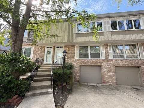 1924 Wilmette Avenue, Wilmette, IL 60091