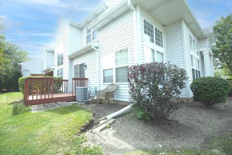 112 S Barton Trail, Batavia, IL 60510