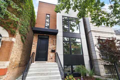2035 W Race Avenue, Chicago, IL 60612
