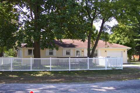 301 N MORGAN Street, Bement, IL 61813
