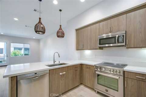 225 Elm Avenue, Long Beach, CA 90802