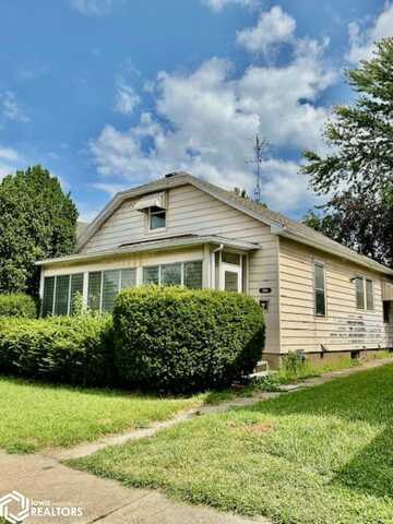 706 S 9th Street, Burlington, IA 52601