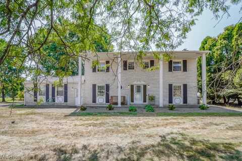 2550 Chaucer Drive NE, Canton, OH 44721
