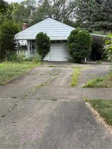 402 Oxford Avenue, Akron, OH 44310
