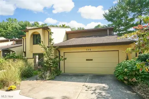 534 Hampton Ridge Drive, Akron, OH 44313