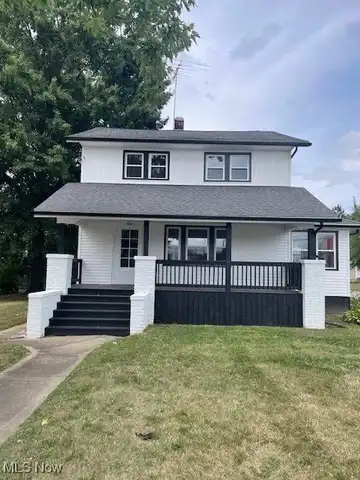 477 Robinson Avenue, Barberton, OH 44203