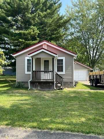 613 North Road, Niles, OH 44446