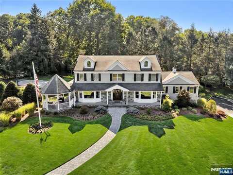 5 Academy Road, Ho Ho Kus, NJ 07423