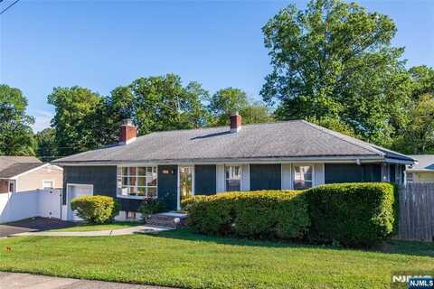 142 Manhattan Avenue, Waldwick, NJ 07463