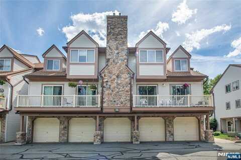 117 Woods Edge Drive, Roxbury Township, NJ 07876