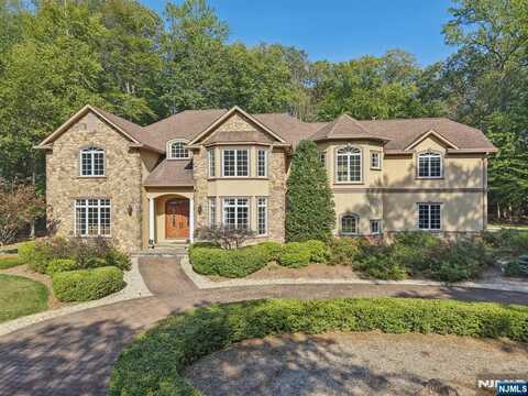 16 Eugene Road, Saddle River, NJ 07458