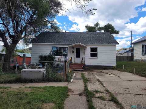 1050 N 1st Street, Raton, NM 87740