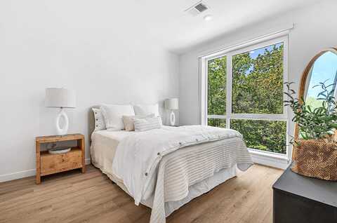 80 Constitution Avenue, Portsmouth, NH 03801