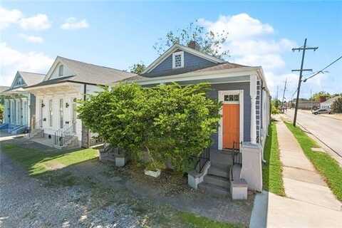 1002 N ROCHEBLAVE Street, New Orleans, LA 70119