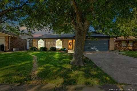 1608 S Pecan Avenue, Broken Arrow, OK 74012