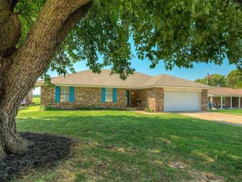 706 Oak Creek Drive, Yukon, OK 73099