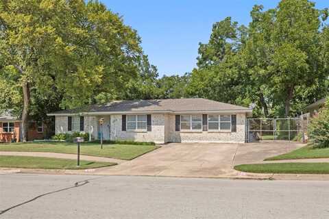 520 W Redbud Drive, Hurst, TX 76053