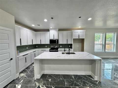 5904 Houghton Avenue, Fort Worth, TX 76107