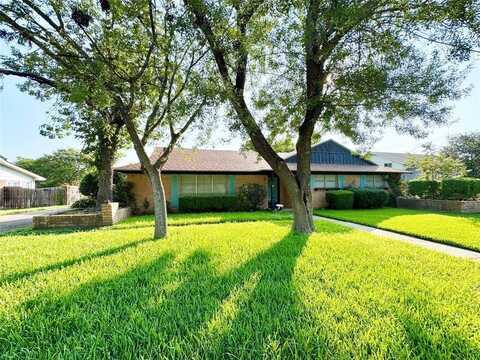 833 Deer Ridge Drive, Woodway, TX 76712