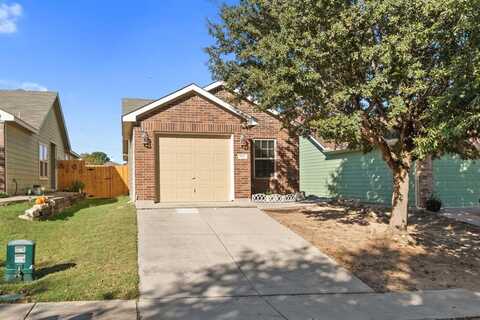 836 Village Point Lane, Fort Worth, TX 76108
