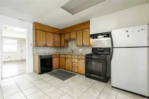 2809 Townsend Drive, Fort Worth, TX 76110