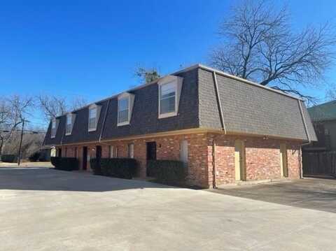 915 N Elm Street, Denton, TX 76201