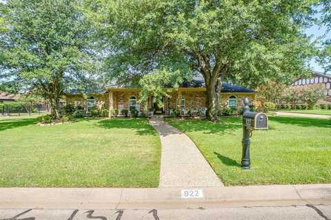 922 Highland Drive, Cleburne, TX 76033