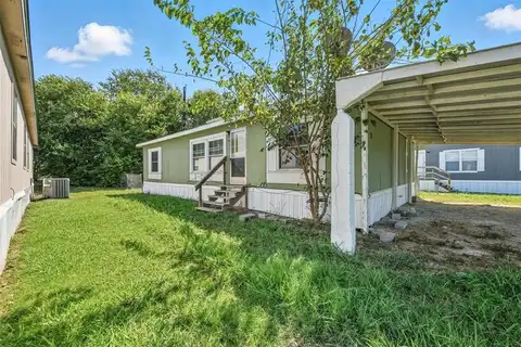 431 Country Living Drive, Newark, TX 76071