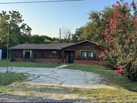344 Oak Street, Nocona, TX 76255