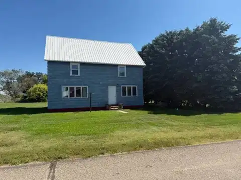 606 1st St W, Anamoose, ND 58710