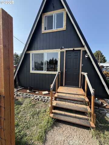 112 E State St, Ukiah, OR 97880