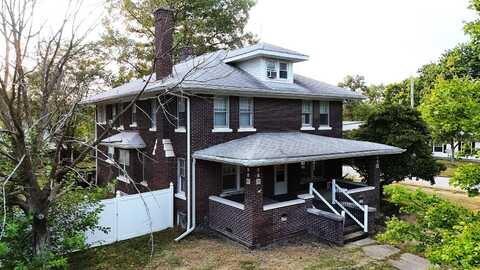 201 S Broadway St, West Salem, IL 62476