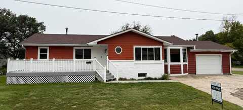 904 Middle St, Norton, KS 67654